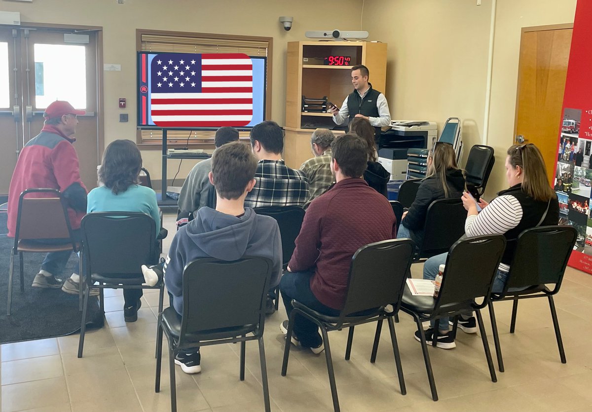 JustinDavisNRA's tweet photo. Starting #OperationRed off strong with a Door Knock #RLI training in #ME02!

RFD @CodyPorterME has our great volunteers ready to make a huge impact!

Join the team here: https://t.co/C5tgWQu3SF
#LeadRight #mepolitics https://t.co/E2XgTG5Oyl