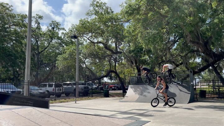 DeathonaSunday's tweet photo. Team line #flbmx @flbmx @mattpstreetg @biffcheese https://t.co/UL5ycBM3hs