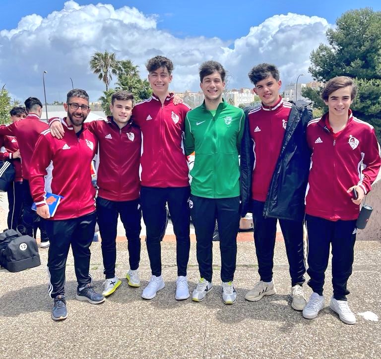 Moprisala's tweet photo. 📷 Fotazaaaaa de todos los Moprisaleros presentes en la Semifinal del Campeonato de España de Selecciones Sub19 🤩🤩🤩
Muy orgullosos de vuestro crecimiento y aportación!
Por muchas experiencias más que os quedan por vivir🥂
#ADN_Moprisala https://t.co/M95otkq986