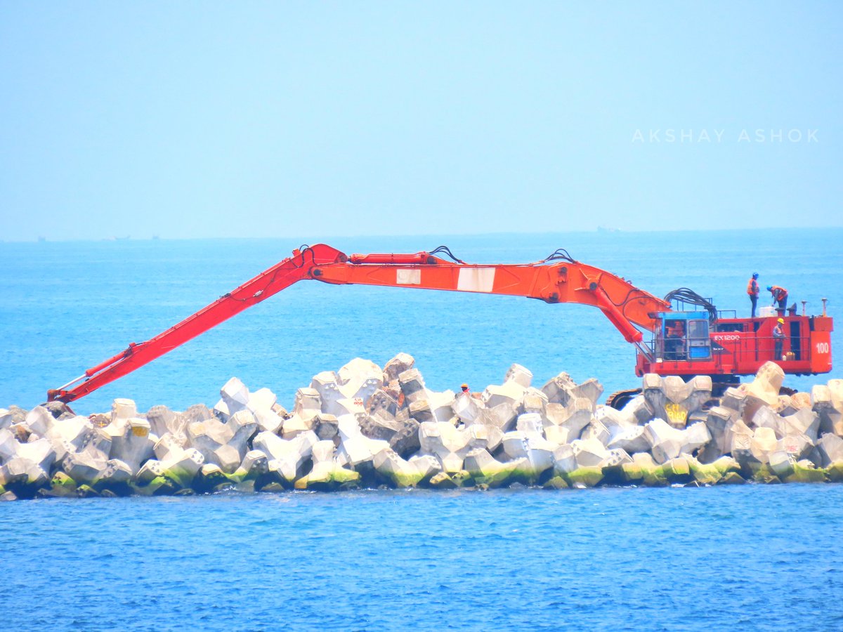 TVMupdates's tweet photo. Construction updates from #Vizhinjam_International_Deepwater_Multipurpose_Seaport_Trivandrum❤❤
Dreamproject  #തിരുവനന്തപുരം  #Kerala #India Thankyou @ahmddevarkovil @vijayanpinarayi @ShashiTharoor @JohnBrittas @sarbanandsonwal Priority Project of #India @TrivandrumPort https://t.co/BAMUZnqhDx