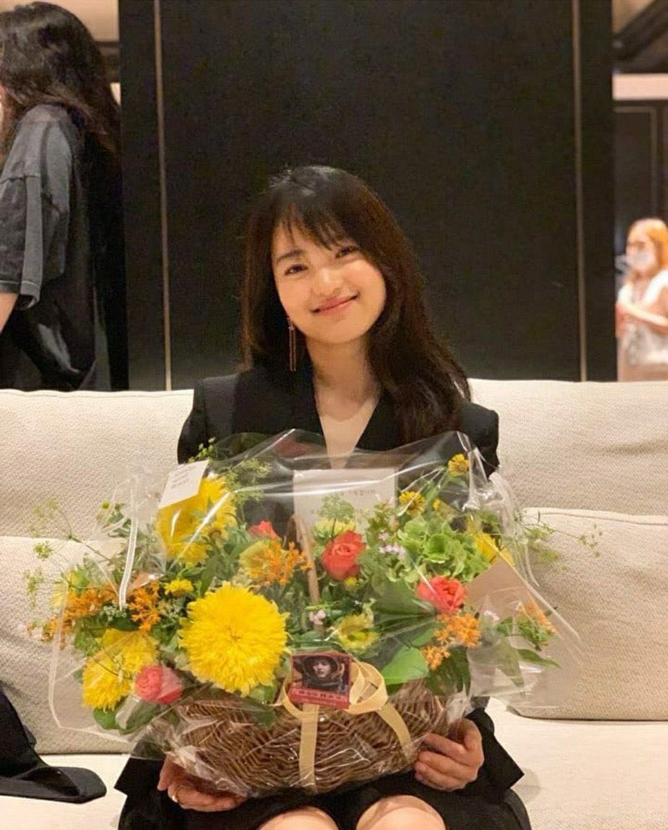Wakeupsl33p's tweet photo. 24/4/2022 Happy Birthday to #KimTaeRi 🍐
#김태리_나널축하해야겠어 
#HBD_TAERI https://t.co/mftppy7G2A