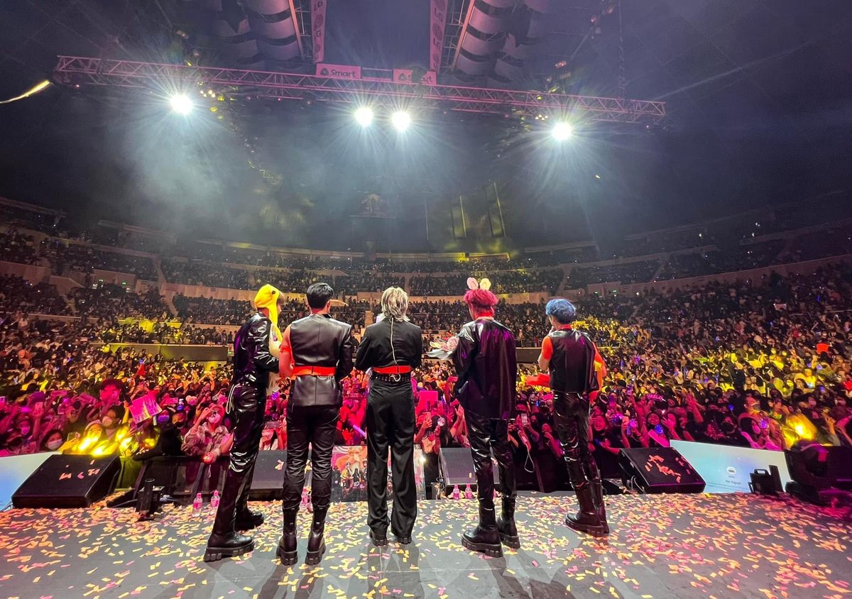 dunkinph's tweet photo. #DunkinPHSB19Concert #DunkinPH
SLMT, A‘Tin! 💙 https://t.co/SI6mFEGW45