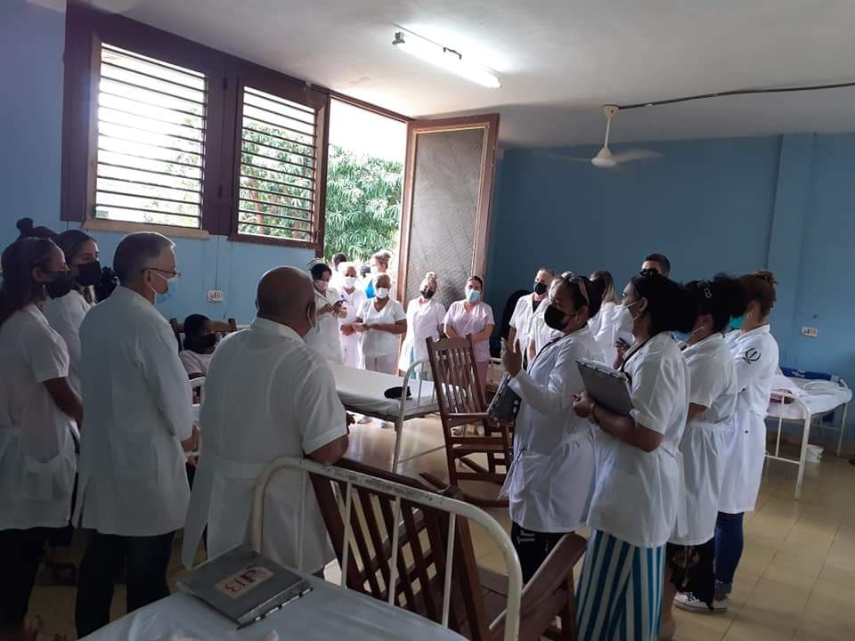 DelvisDra's tweet photo. Pase de visita INTEGRAL en el HOGAR MATERNO de CÁRDENAS. Con obstetras del policlínico JAE y del FAJARDO. Participan pediátra, fisiátra, nutrición,psicología y los RESIDENTES y docentes. Además de Administrativos.
#CardenasEnVictoria #Vamoscontodo #WongCorrales #MINSAPCuba https://t.co/Negv0fPKsh