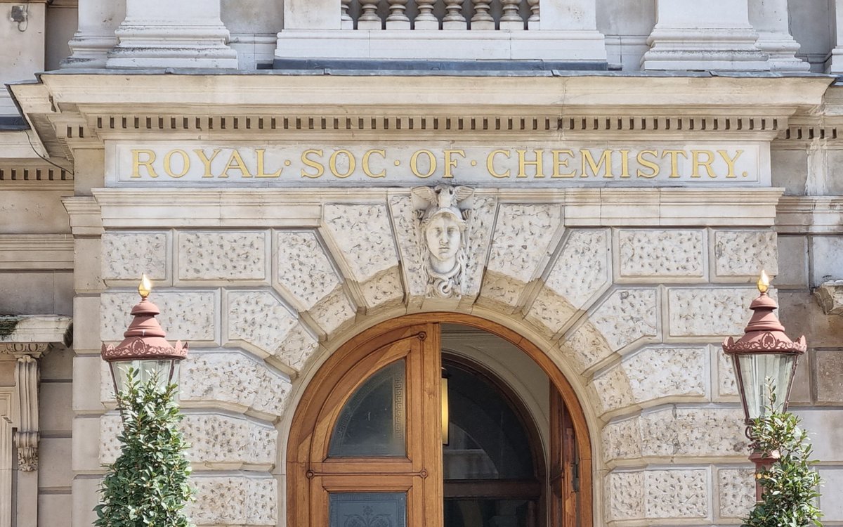 DaveXPS's tweet photo. It's the day after the end of #FDPhotoelectron and a time to reflect on the great science, discussions whilst seeing friends old and new. What's clear is that #photoelectronspectroscopy is in a great place with so much more to come in the next decade or so https://t.co/u7Xl7FXiAc