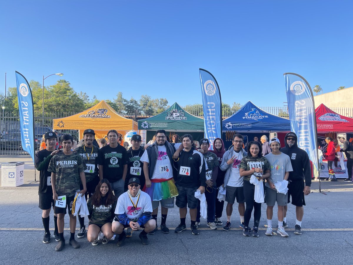 ⁦<a href="/PerrisHigh/">Perris High School</a>⁩ Baseball Team at the #Perris5kColorRun ⁦<a href="/puhsd/">Perris Union HSD</a>⁩