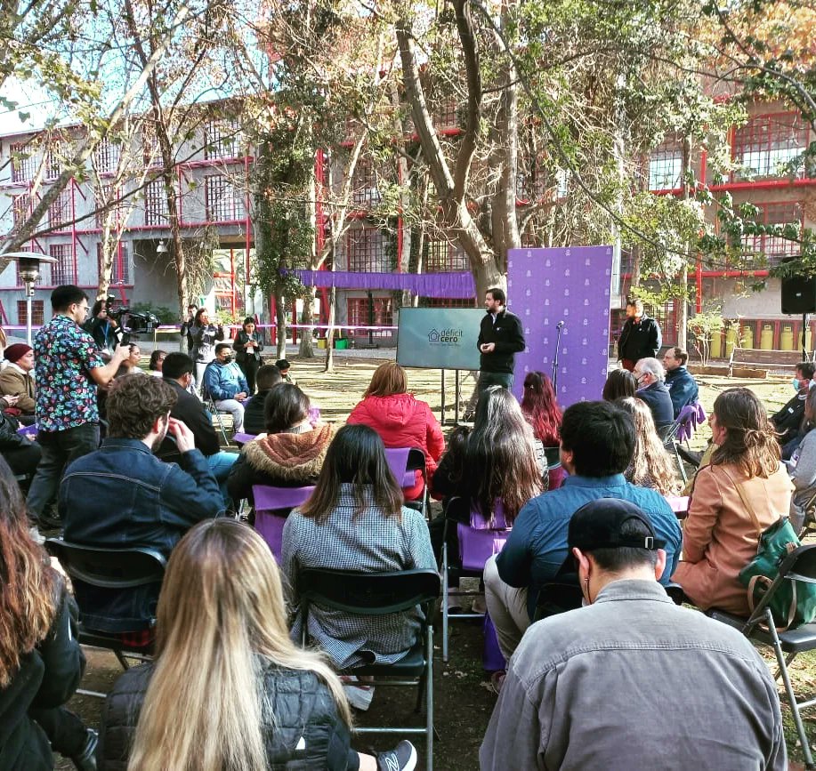 deficitcero's tweet photo. Partimos nuestro #SuperSabado con el encuentro de Dirigentas/es de la #RM en diálogo con @Minvu gracias al ministro @carlosmontestwt y junto a nuestros amig@s de @TECHOChile @urba_social  @cndu_chile @CamaraCChC y tantos más.
La #CrisisHabitacional necesita respuesta hoy ✊ https://t.co/Wt0SDm2Xqu