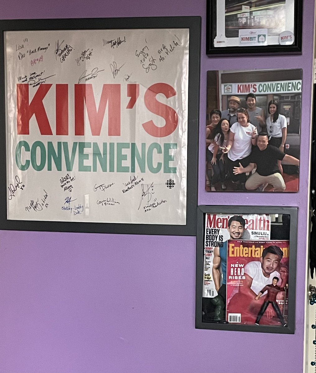 Lamchop99's tweet photo. Ahhh..sigh of relief..the Simu shadow box is back up after I had to purchase a new one due to clumsiness ...this wall does my heart good..it holds memories ..I think I was feeling lost until I put the box back up ... #KimBit4ever #KimsConvenience https://t.co/cTJkwNCXZX