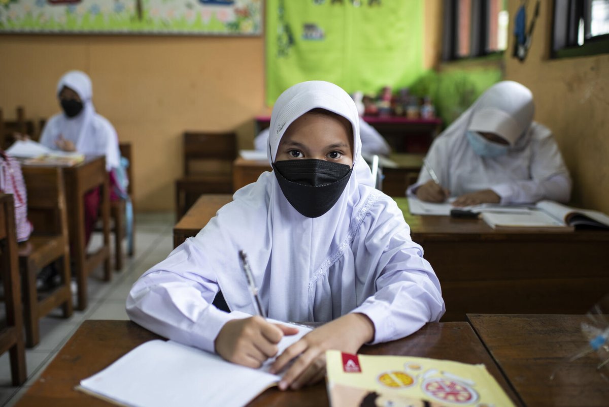 AminaJMohammed's tweet photo. COVID-19 has immensely impacted education. 

According to @UNICEF, children fell behind in their learning in an estimated 84 per cent of countries.

We need urgent action from governments to provide support #ForEveryChild to catch up on what they've missed. https://t.co/haGi34Kbxo