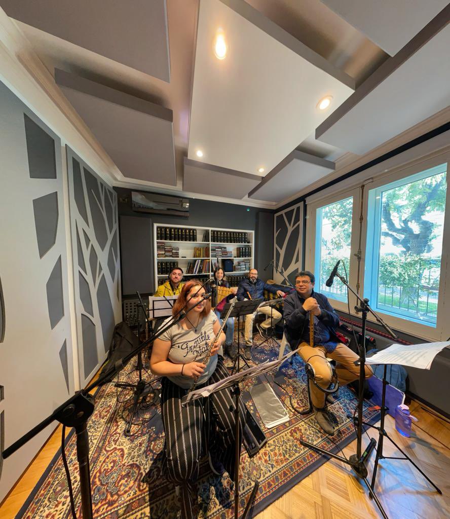 FlixCrdenas1's tweet photo. Partiendo grabación de nuevo disco de Orquesta Andina en Santuario Sónico- Santiago.. se viene harta música nueva … https://t.co/Cdi8PZ9Qwu