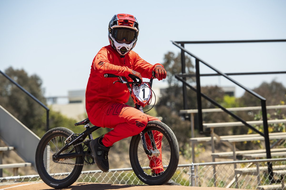 FlyRacingBike's tweet image. Looking for a New light weight and super safe BMX Helmet? 
Well look no further and check out the WERX-R CARBON from FLY Racing 

#FLYRacingBike #FLYRacing #FLYRacingFamily #FLYRacing2022 #Bike #ride #bikelife #mtb #mountainbike #downhill #mtblife #mtbracing