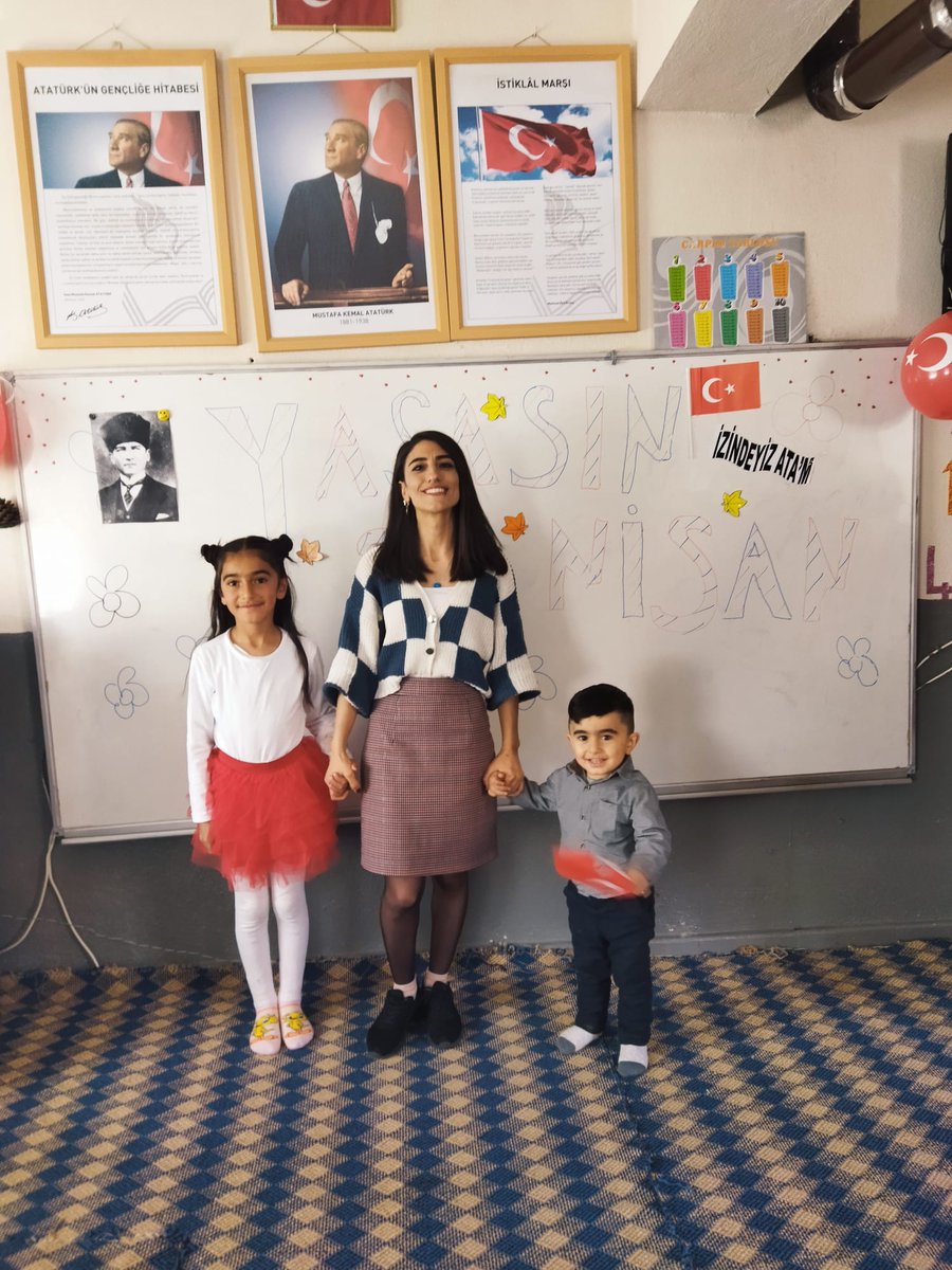 LcubukK's tweet photo. Okulumuzda yaptığımız 23 Nisan töreni çocuklarımız  ve velilerimizle birlikte coşkuyla kutlandı..🇹🇷🇹🇷🎉🎉
@bingolmem 
@yusuf_tokus 
@KarliovaMEM 
@Maliyldz12 
@Azizbingoll 
@emrahdemrbag23 https://t.co/jfuFaQKCTV
