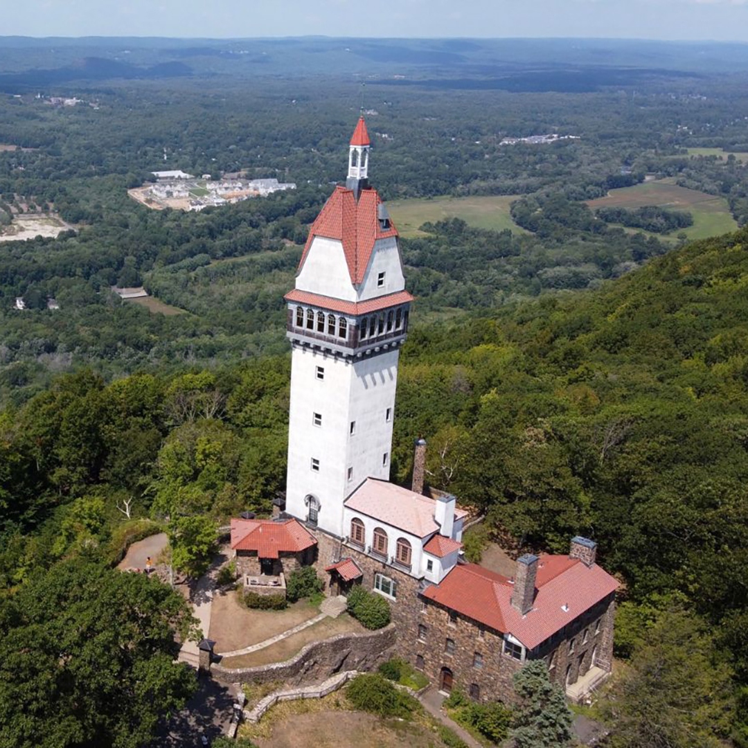 HeubleinTower's tweet photo. What a great article from @seasonsmedia @seasonsofconnecticut -> https://t.co/mSlZEHVehu
The weather is perfect today, where will you hike? Remember to share your trip up with #talcottmountain and #heubleintower https://t.co/ShgSrZyknh