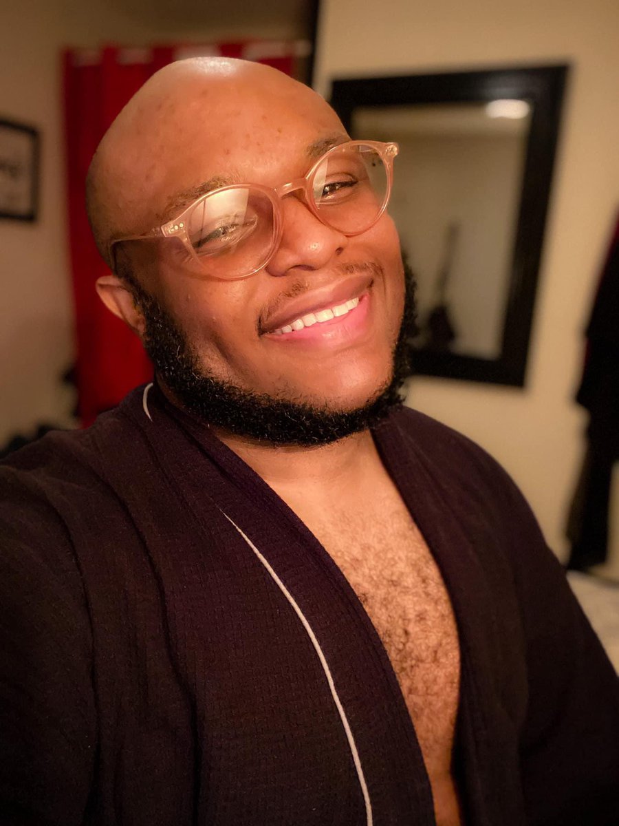 darcellandre's tweet image. Listen, I look great. Okay?