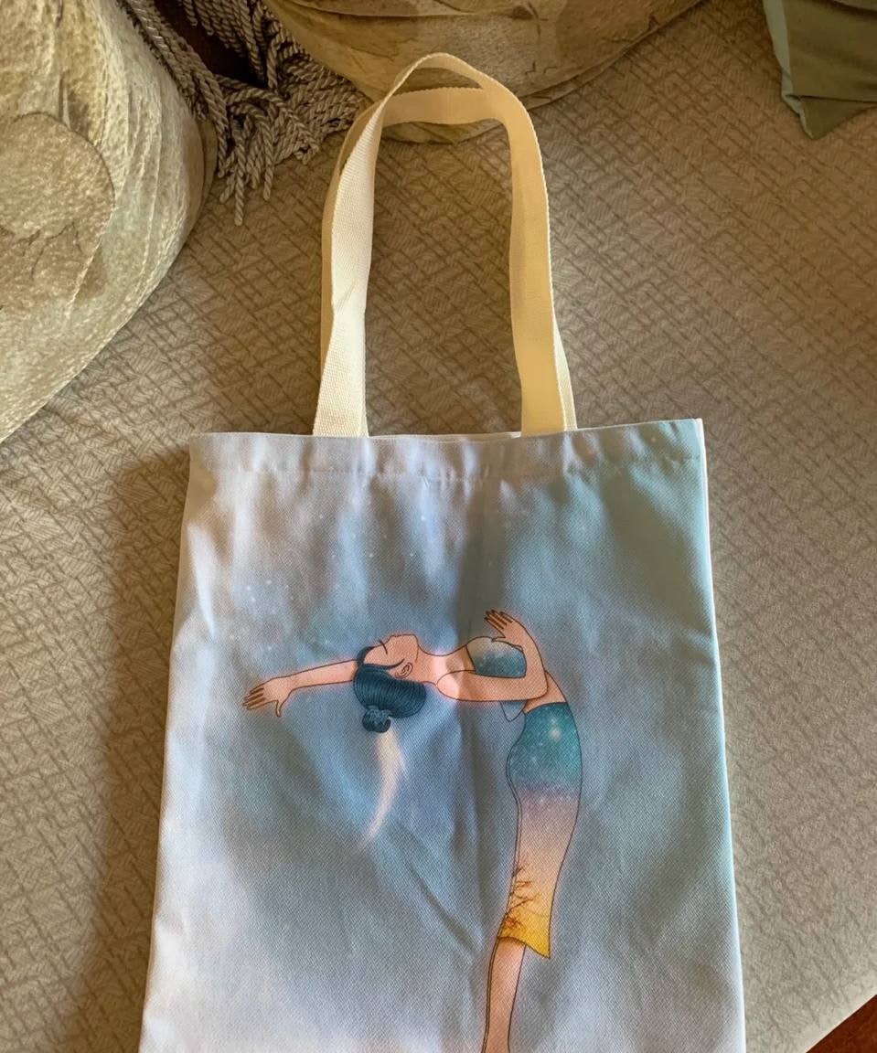 crystal_92_'s tweet photo. Bought a super cute yoga bag recently and will take you to yoga today!🥰 https://t.co/0m76uMRgwW