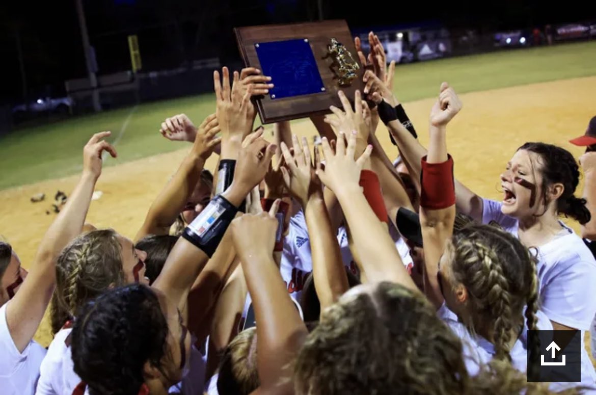 KendallNorth11's tweet photo. Gateway Conference Champions!!! Back to Back❤️🖤 @Baldwinsoftbal1 @CaliHartung2024 @Jazzy_2026 @KaylaR_27 https://t.co/fC16LIm4sd