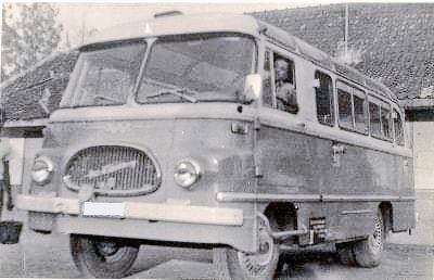 Bus *Robur*  bus mahasiswa Unsyiah <a href="/univ_syiahkuala/">Universitas Syiah Kuala</a>  pertama