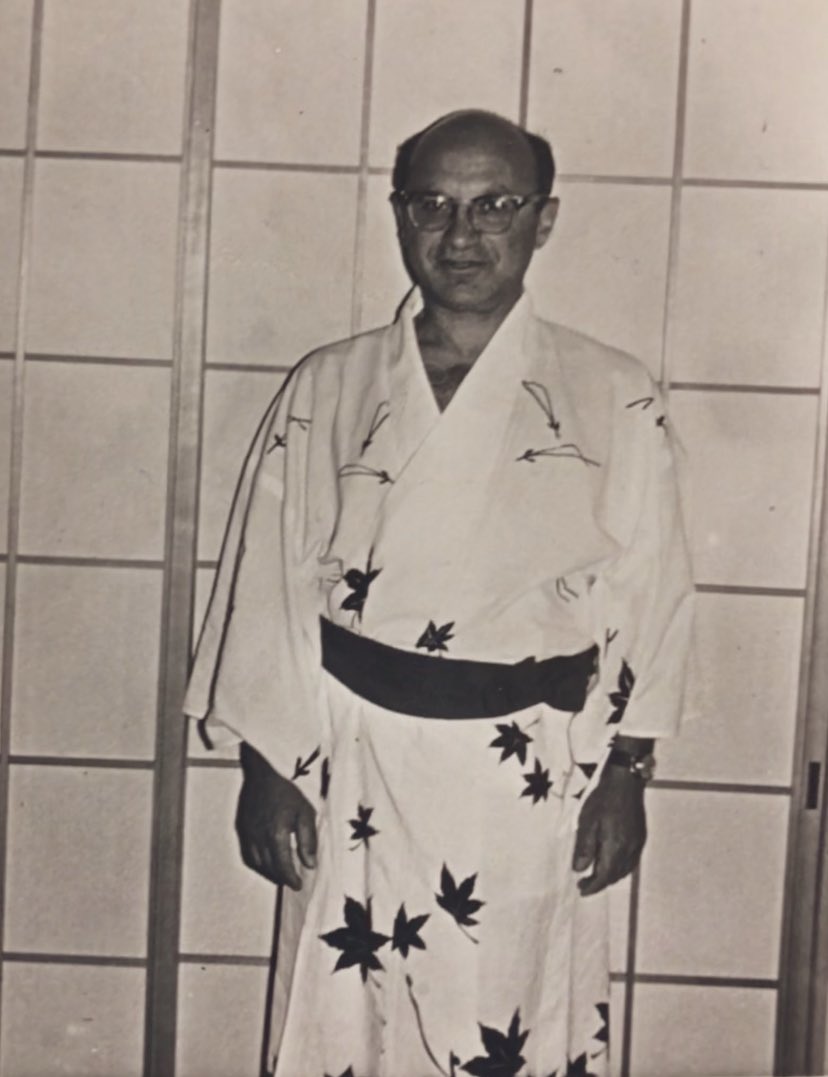 Dripped Out Economists tweet media