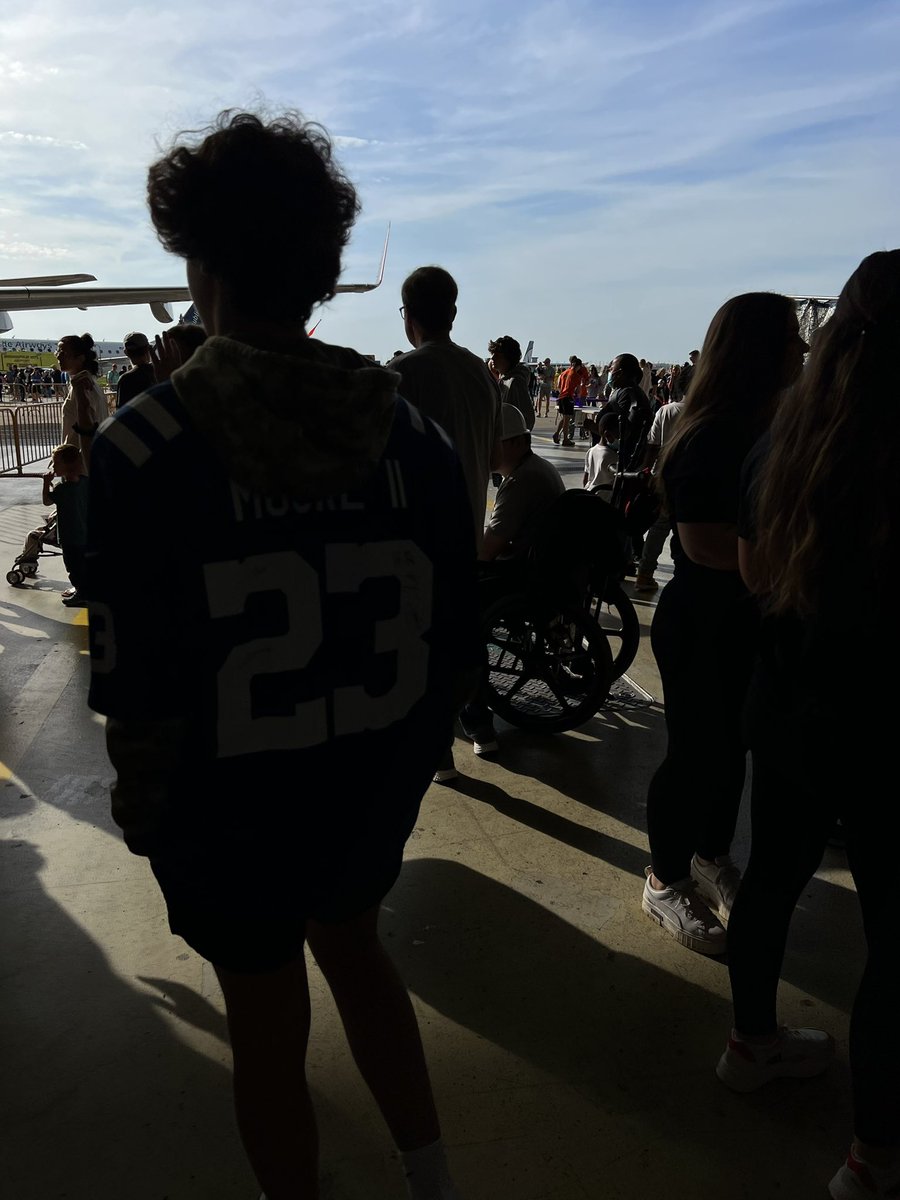 Kenny Moore II tweet media