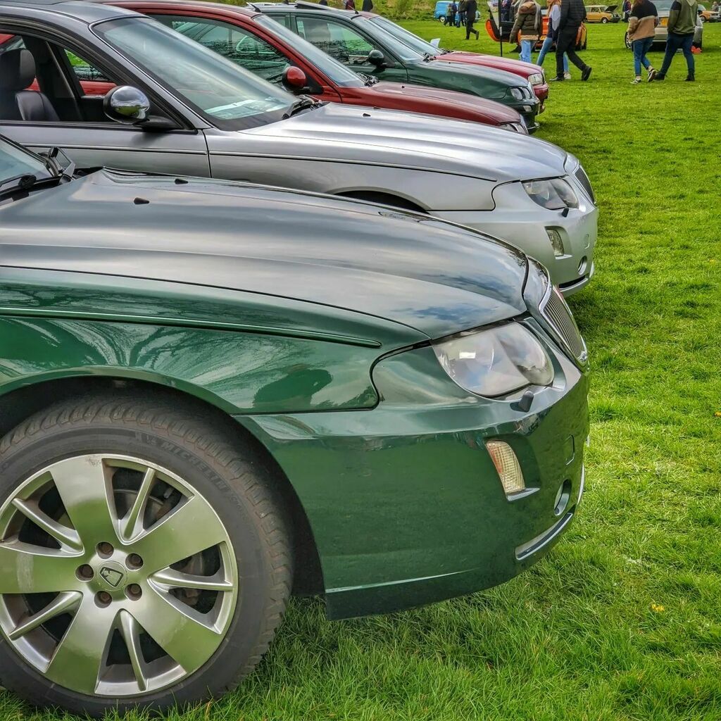 GPMcA's tweet photo. A day out with the @gccguk visiting the #PrideOfLongbridge show today. I've not seen so many #MGRover cars together at once (and other Longbridge marques too)... #NobodyDoesPaintLikeMGRover #WhereDidWeLeaveTheCar #MG #Rover #Rover75 https://t.co/ATvBI0XaeR https://t.co/bJBS55CkQC