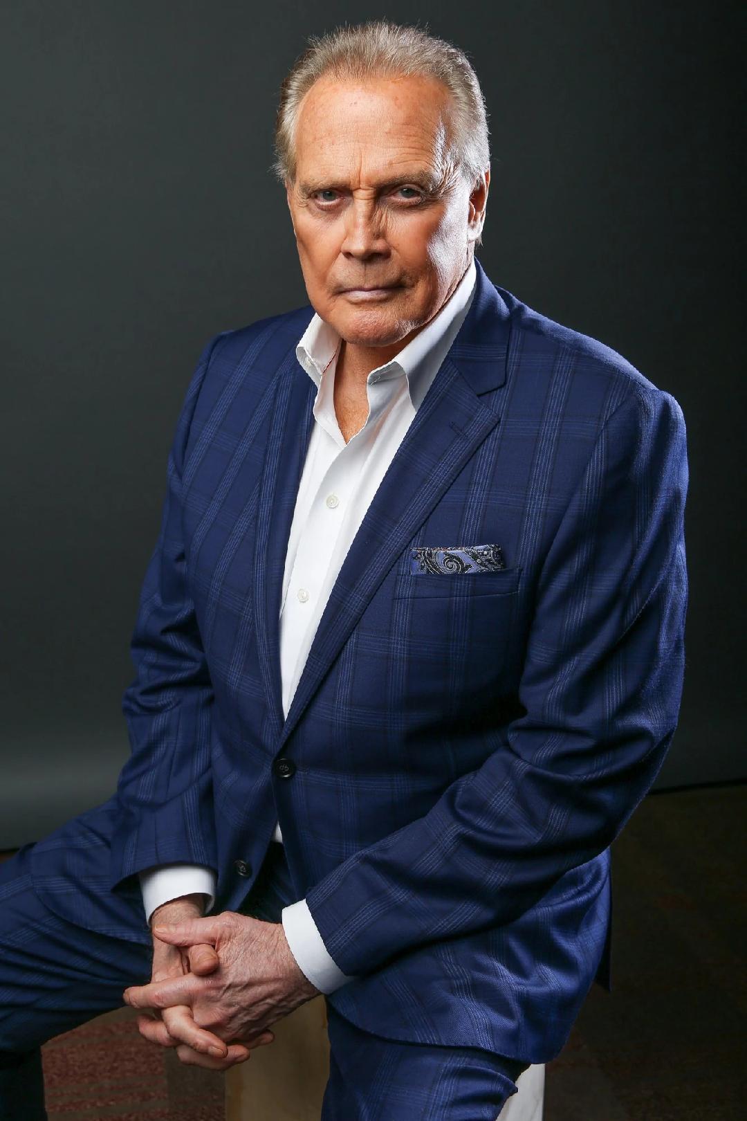 As the author of THE BIONIC BOOK, I wish the one and only LEE MAJORS a Happy Bionic Birthday! 