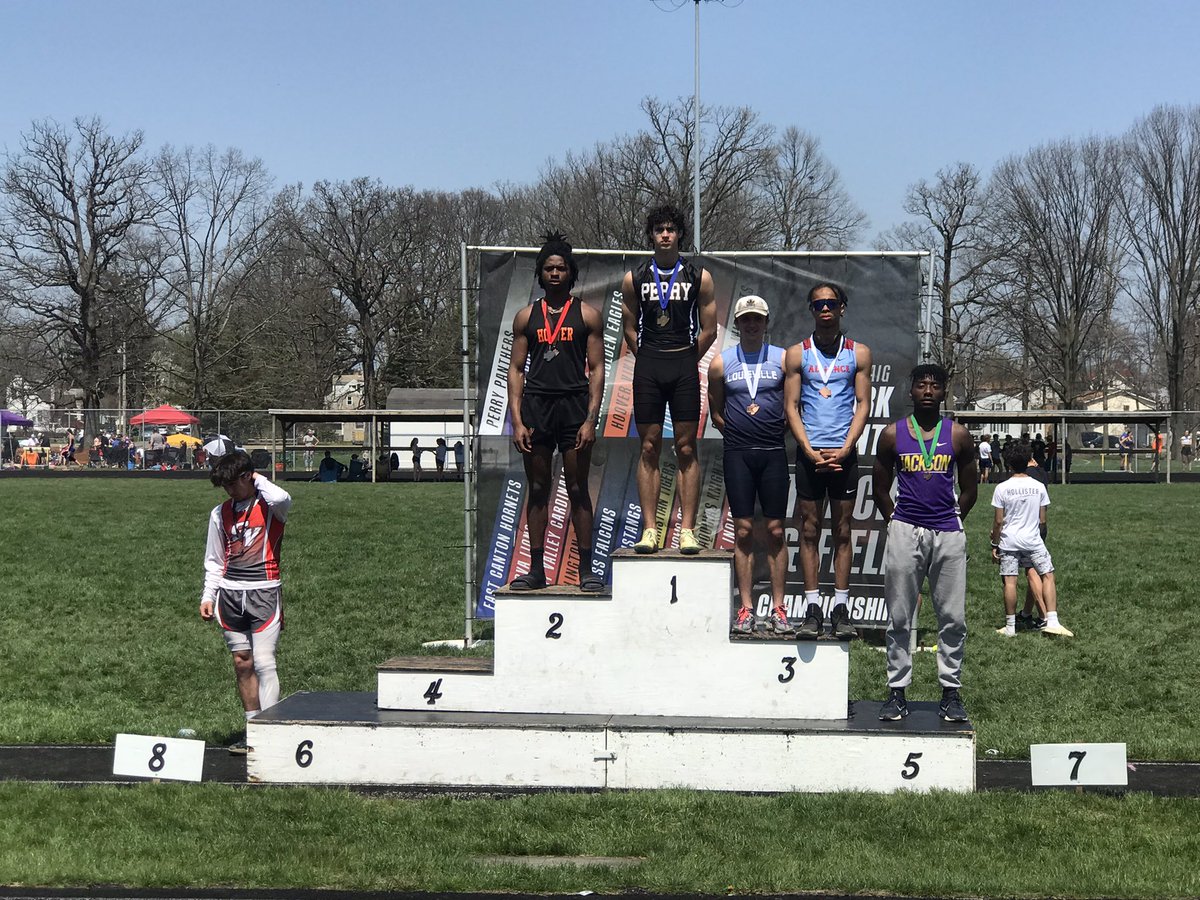 Austin for 3rd place (again) in the HJ with a 6’0 jump!!