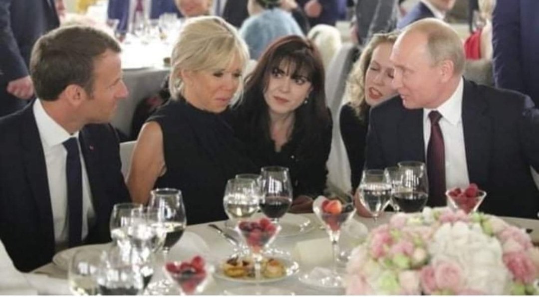 GanciuNew's tweet photo. #Dimanche24avril
✅️#Diner2Cons https://t.co/i8qmm4LEZc