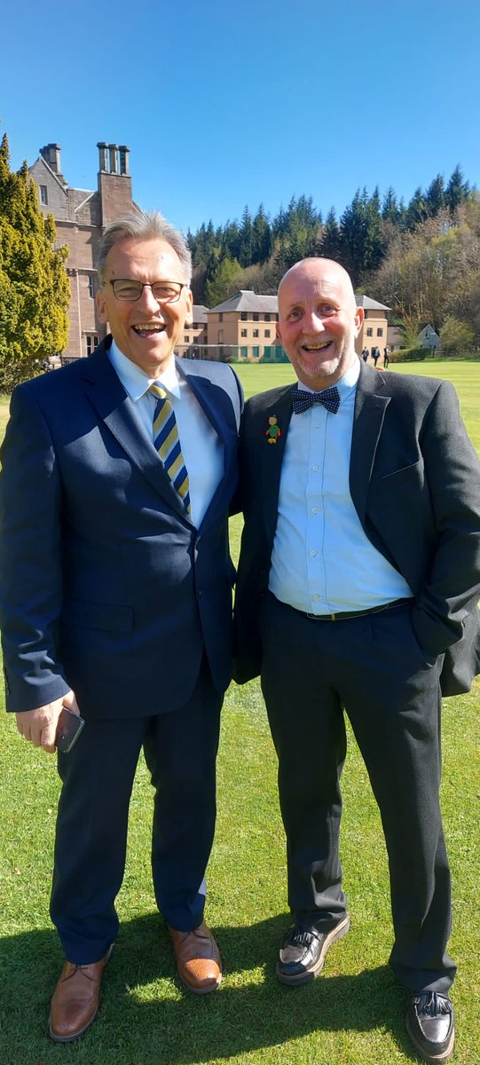djbecosse's tweet photo. Two young @StrathallanSchl members of staff chatting and thinking 'this seems like a great place to work here for a while ' #EnduringRelationship #StrathCommunity #BlueAndGold @SCISschools @BSAboarding πππ΄σ §σ ’σ ³σ £σ ΄σ Ώπ https://t.co/KUhEUQyTXL