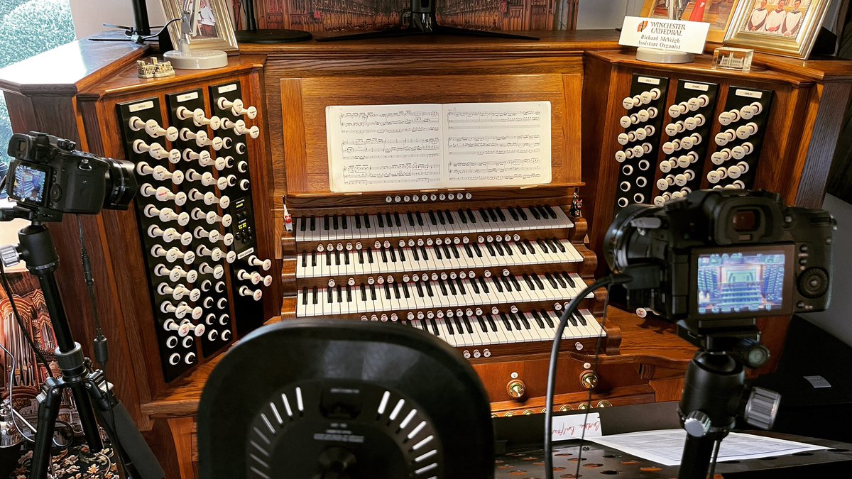 BEAUTYinSOUND's tweet photo. The stage is set for the 1st BIS International Organ Recital for #InternationalOrganDay! 60 organists are all lined up ready for action! @RCOOrganDay @RCO_Updates https://t.co/dOhYFXO4JR