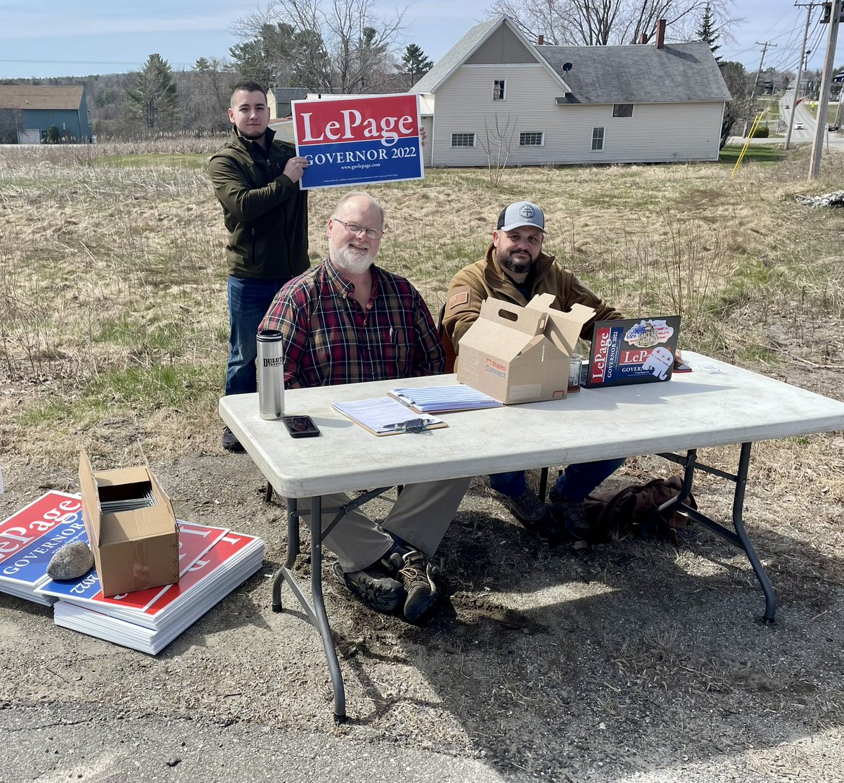 JustinDavisNRA's tweet photo. Next stop on @LePageVictory #OperationRed is our #StopandSign event!
Voters are stopping by locations around the state, registering to vote, signing up for absentee voting, & picking up a @PaulLePage2022 sign!
Join the team here: https://t.co/C5tgWQu3SF
#leadright #mepolitics https://t.co/MRDluYrgxv