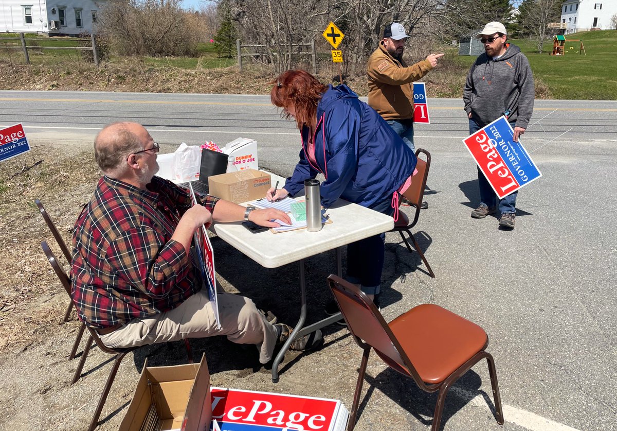 JustinDavisNRA's tweet photo. Next stop on @LePageVictory #OperationRed is our #StopandSign event!
Voters are stopping by locations around the state, registering to vote, signing up for absentee voting, & picking up a @PaulLePage2022 sign!
Join the team here: https://t.co/C5tgWQu3SF
#leadright #mepolitics https://t.co/MRDluYrgxv