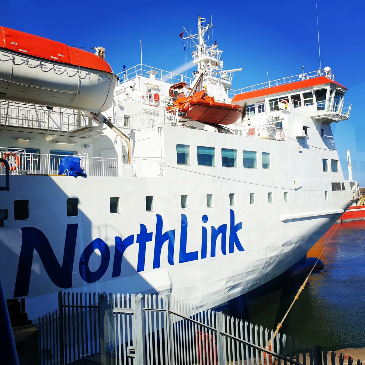 yimin_ng's tweet photo. 起航出發 🚢
亞伯丁 --> 奥克尼
Set sail ⛴
Aberdeen --> Orkney
#AberdeenHarbour #NorthLink #Ferry #NorthSea #Orkney #Scotland #Alba #UnitedKingdom #BackToUK https://t.co/JdAb6MNSIv