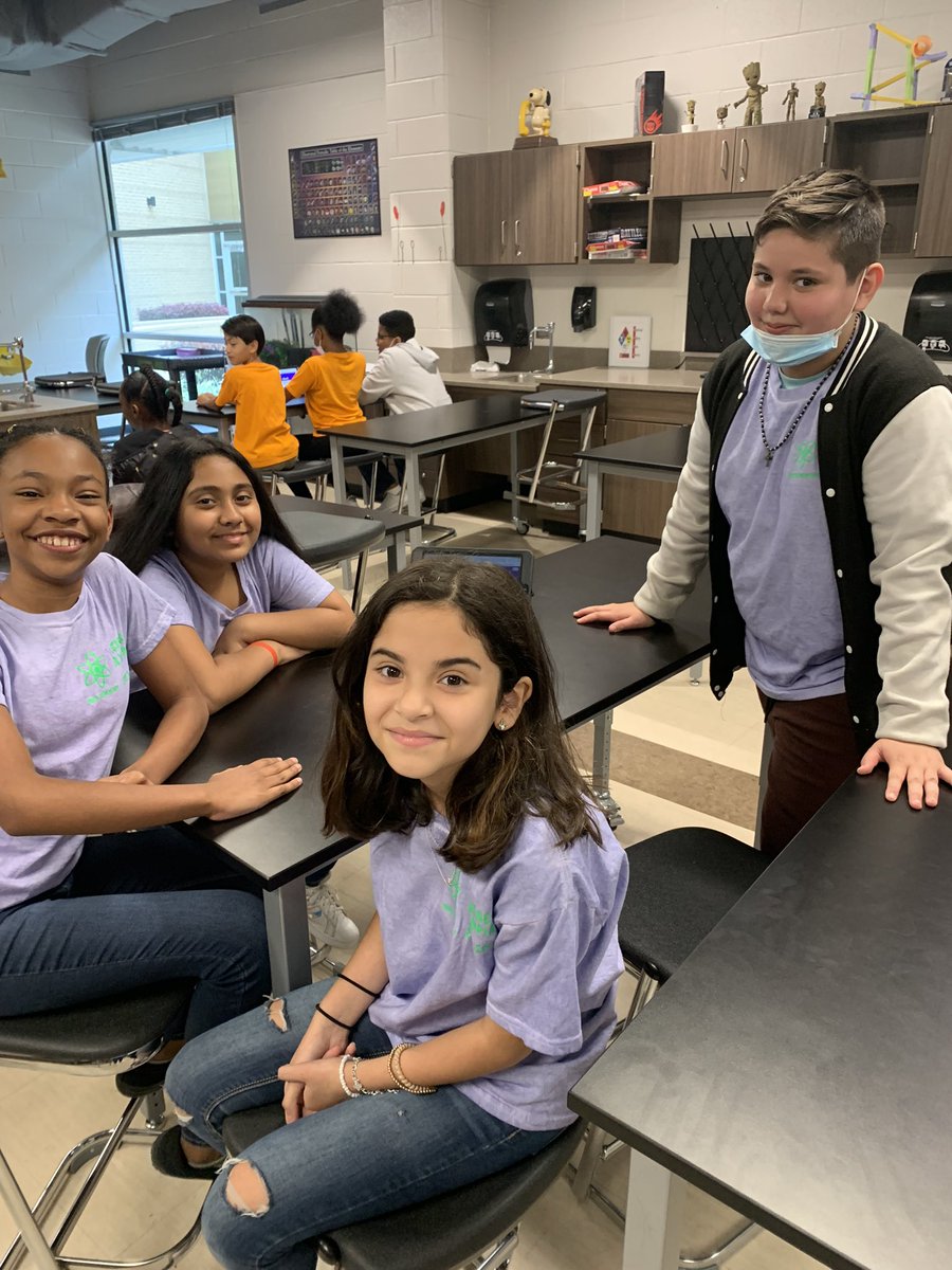 HBohlmeyer1's tweet photo. Kahoot challenge group did great! @HumbleISD_OE @Humble_Science #ScienceO #everychildeveryday https://t.co/QE2botz5CU