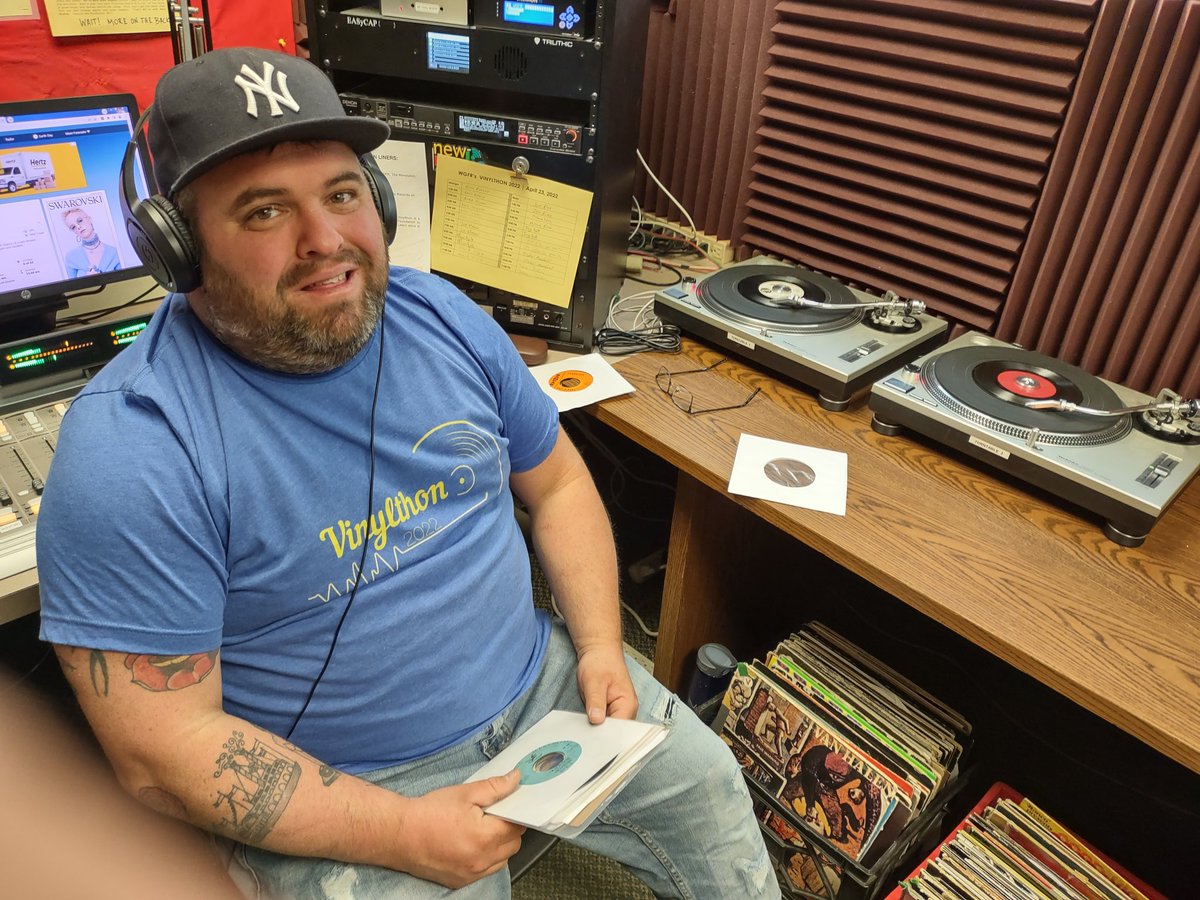 Ed from Sweet Side Records in studio for #Vinylthon