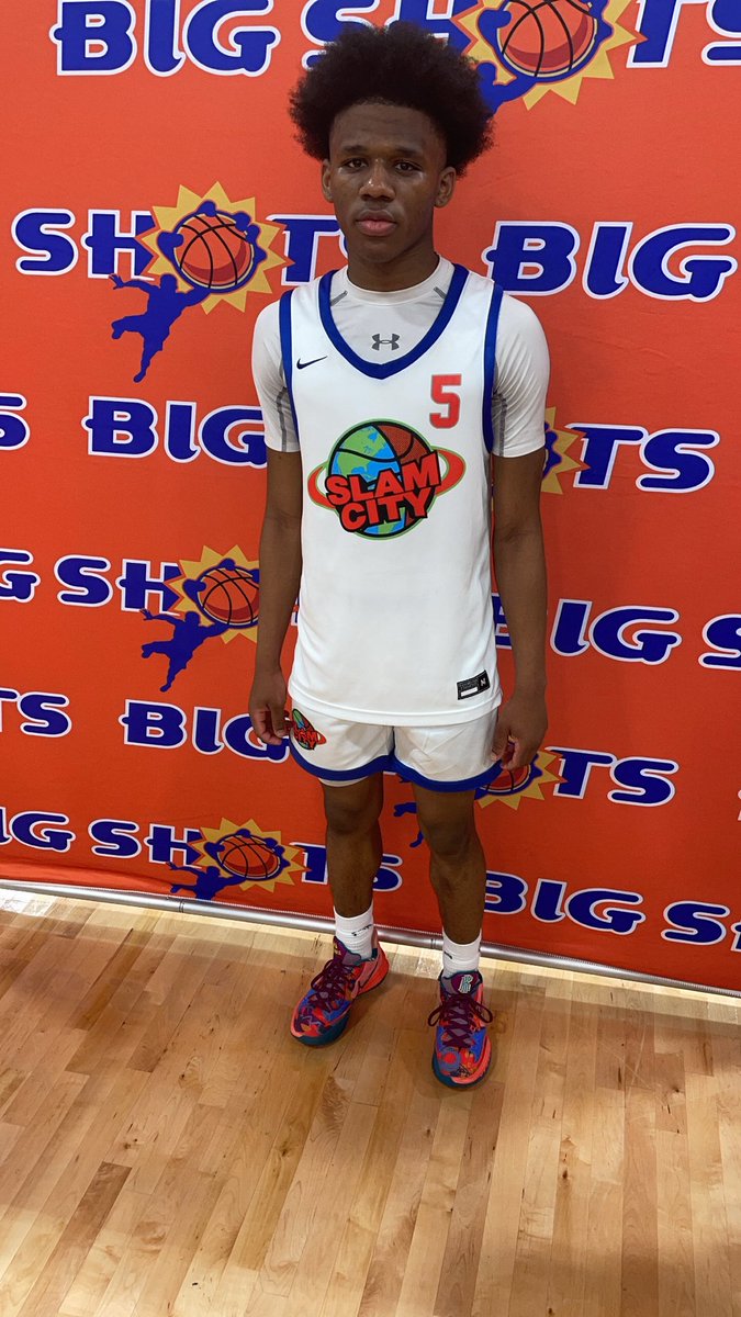 #BigShot #VABeachLive 
16U

Slam city 
Greg lomax 16 pts
Aaron Jackson 17 pts 

We r 1 
Kareem Thomas 13 pts