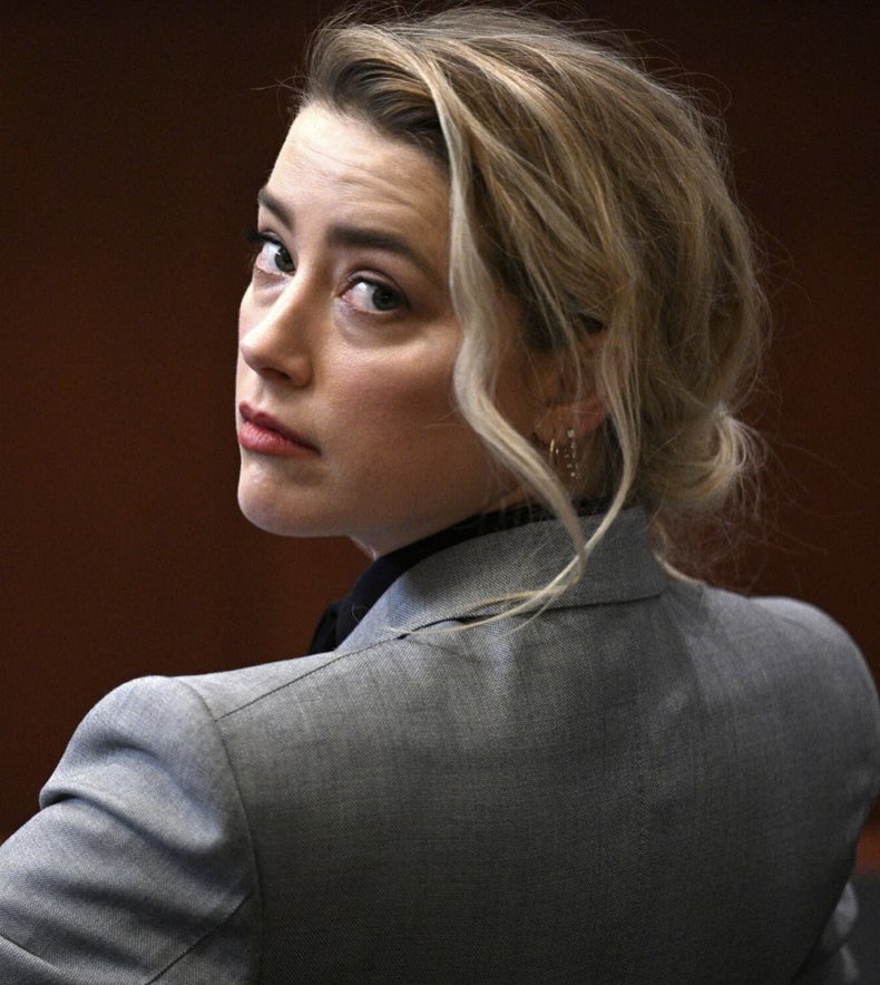 RainbowHereford's tweet photo. #sociopaths appear charming at first but quickly move to using manipulation and deceit to control others. 
They behave aggressively and show little regret for harm they cause to others.  Sound familiar?
#AmberHeardTrial #JohnnyDeppDeservesJustice #IStandWithJohnnyDepp https://t.co/BWMLqivPdt