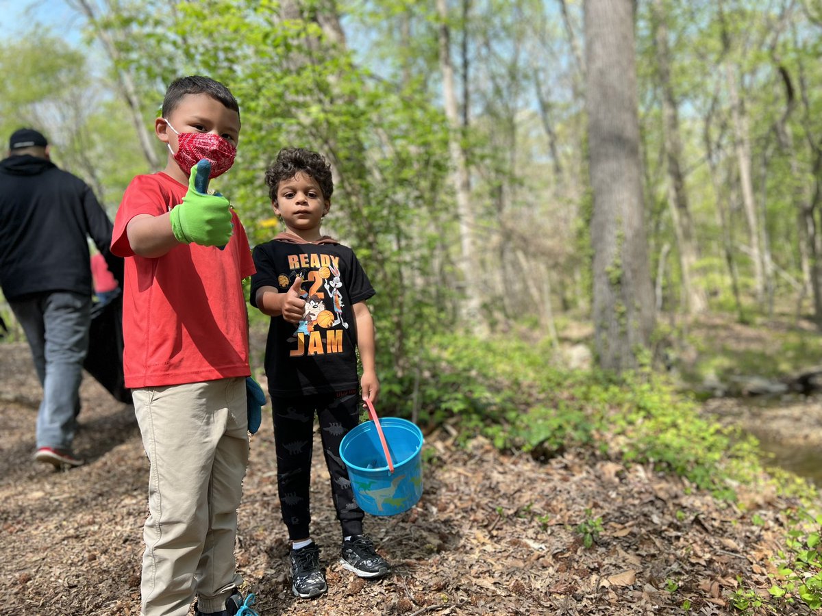 It’s a good thing our students and families were not afraid to get their shoes wet! We had a great time while taking care of our creek! Earth Day 🌎 Vibes! #BucknellStrong #WeAreBucknell