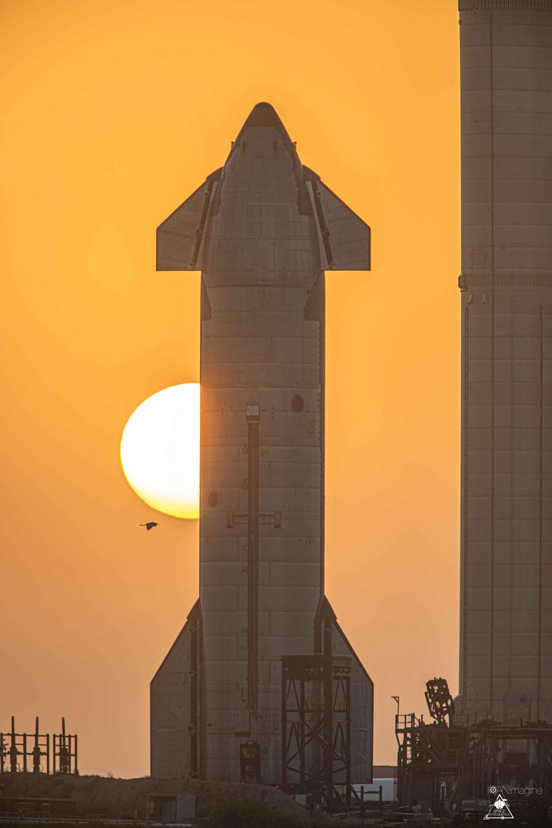 cnunezimages's tweet photo. Blue Flyby - @elonmusk @SpaceX
#BocaChicaToMars #iCANimagine 
@SpaceIntellige3 #StarbaseSurfer 
- Image Taken: April 23, 2022 - https://t.co/gSqi7BCF8T