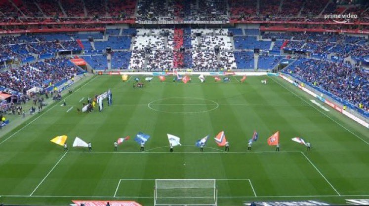 Roronoa_qlf's tweet photo. Trop triste le retour des jauges dans les stades https://t.co/eH6a6E2iJU