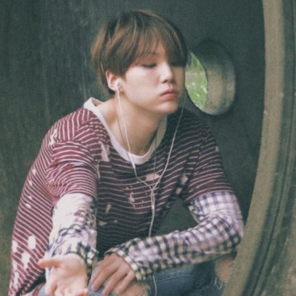 yoongiisimp's tweet photo. yoongiyoongiyoongiyoongiyinyigyoongiyiyngiy https://t.co/rPsO9w34Bj