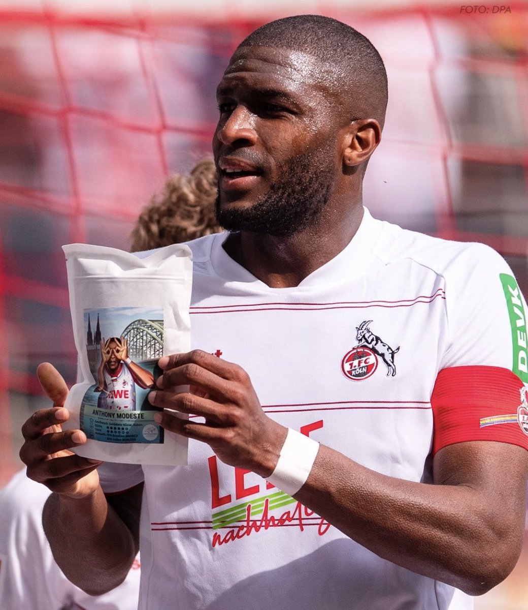 exprofis's tweet photo. Red Bull des Westens #effzeh #againstmodernfootball #kapott https://t.co/IfEiIgqRgm