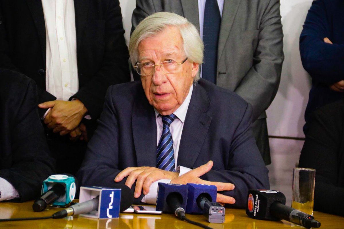 Hoy cumple 82 años un referente indiscutido del FA.  Alguien a quien este país le debe mucho en materia económica en desarrollo y estabilidad. El primer ministro nombrado por Tabare Vázquez, siendo siempre fiel y leal a su Frente Amplio. Hijo intelectual del Gral.  Seregni.