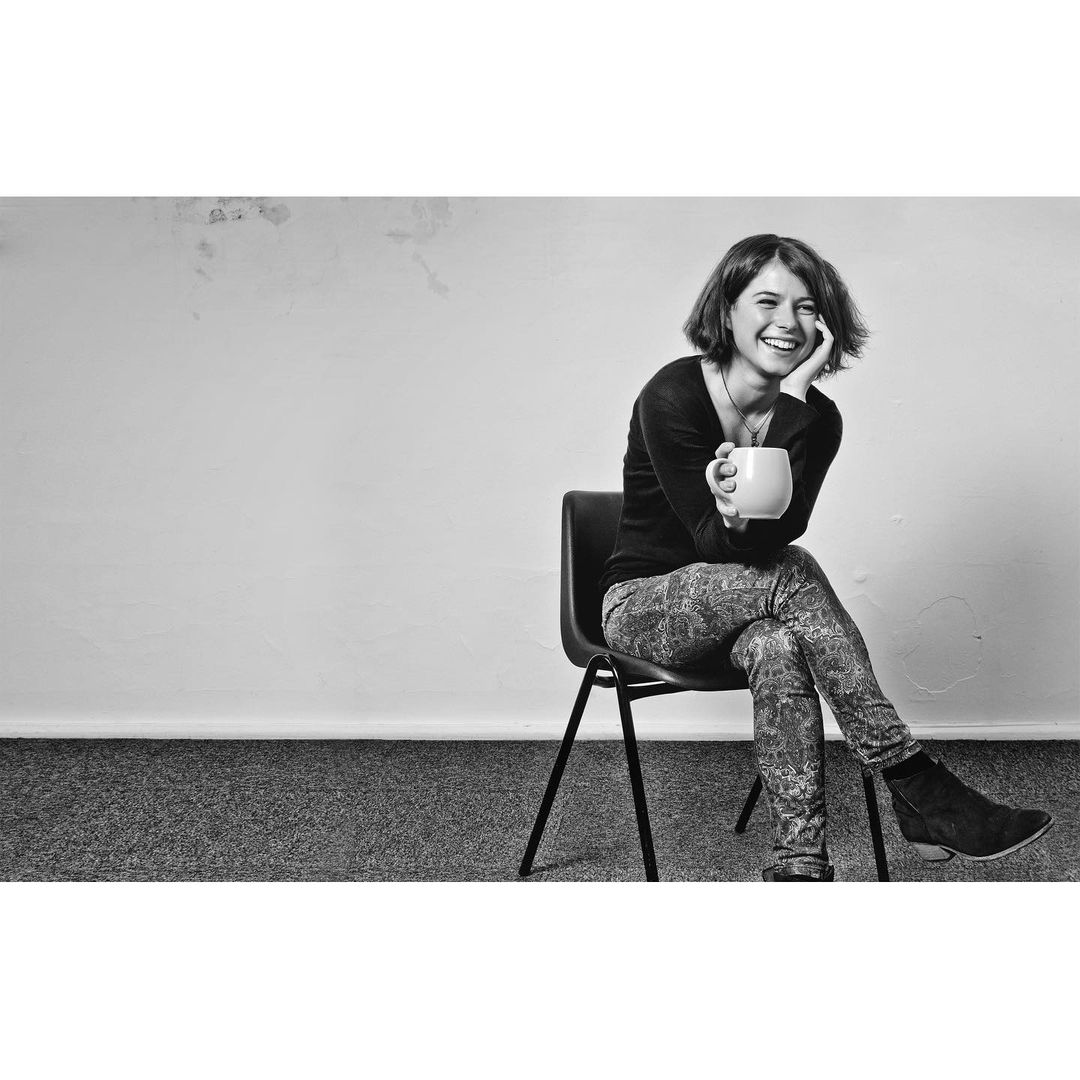 jbuckleycom's tweet photo. "Jessie Buckley in rehearsals, London 2013."

📸: Matt Crockett via Instagram. https://t.co/ATYz7FrzaR