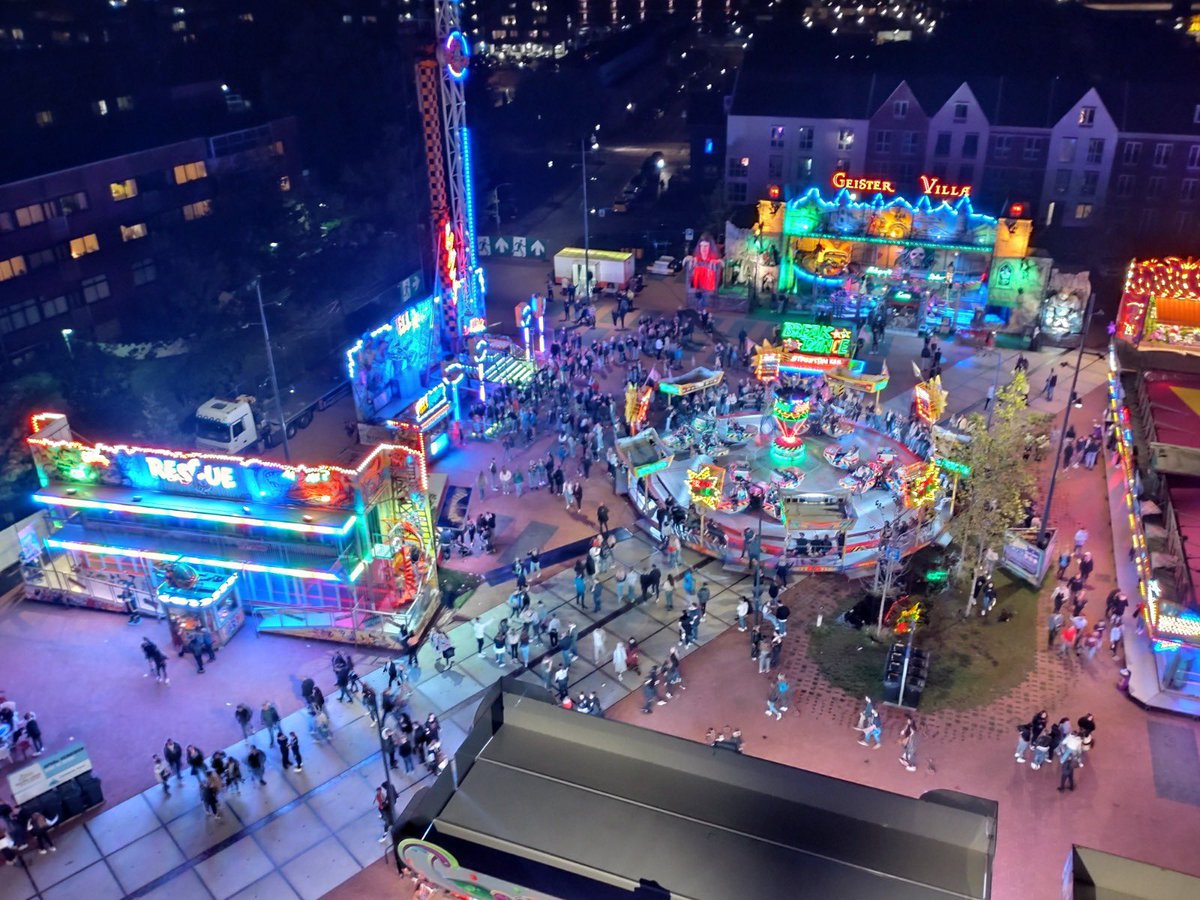 tamaraboor's tweet photo. Volg jij de Nazomer Kermis Assen al op:

Instagram -> https://t.co/oBdISkyndL

Facebook? ->https://t.co/GEnNiG48f4

#NazomerKermisAssen #Assen #Drenthe #vooraltijdevents #vooraltijd #meteenlach #Assenblijftjeverrassen #hoofdstadmetcharme #kermis #lunapark #alarma #DitisAssen https://t.co/aF42OFWEwq