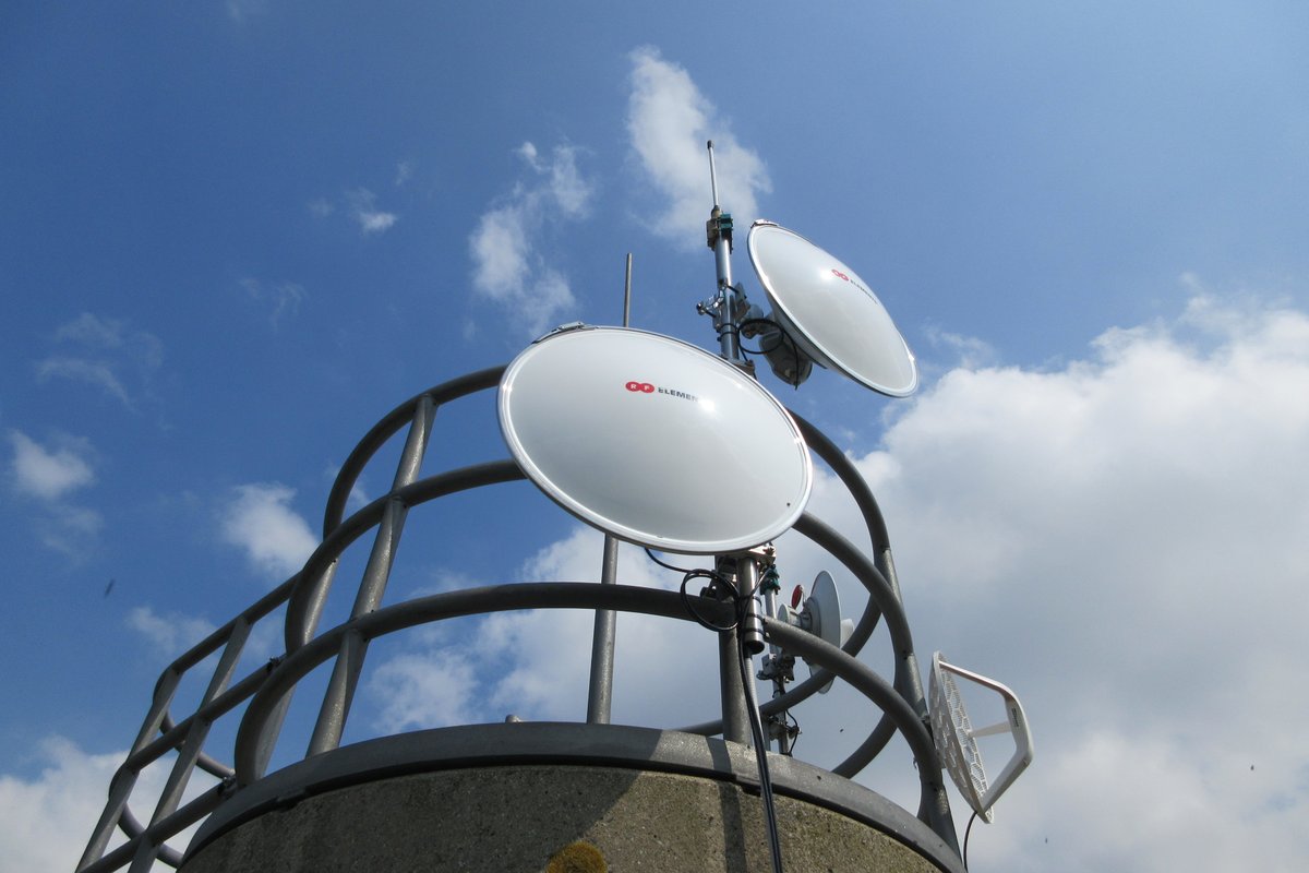 Frank_DD3JI's tweet photo. Update für #db0vie #rfelement TP27 nach #db0vor und #db0avr installiert #hamnet #npr70 #darc https://t.co/bVk7fBMejA https://t.co/YoCAt8QvkU