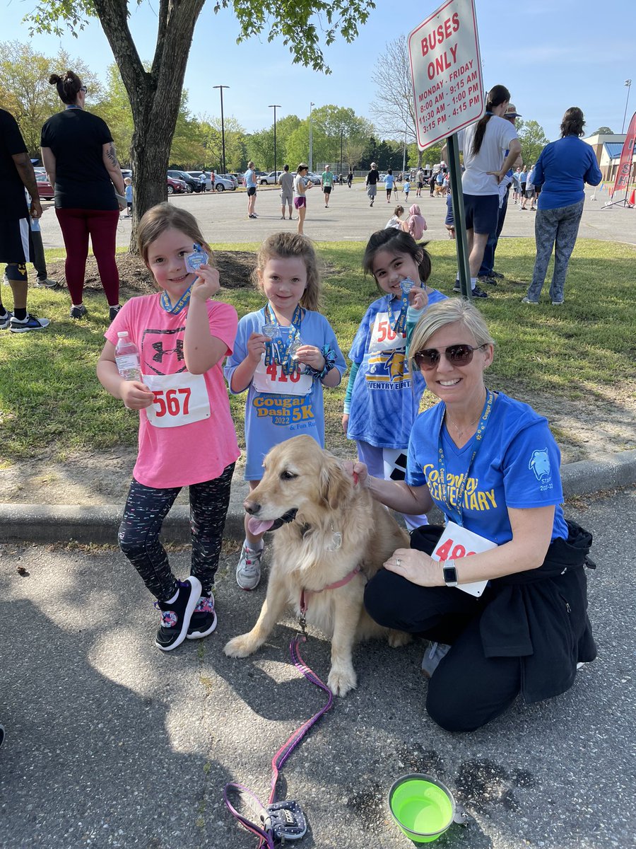 LMorTeacher's tweet photo. Kindergarten represented at the Cougar Dash! Ginny rocked the race!! 🐾❤️ Loved seeing old students too!🏃‍♀️ #YCSD #CoventryYC #kindergartenrocks https://t.co/JNQCggIxVs