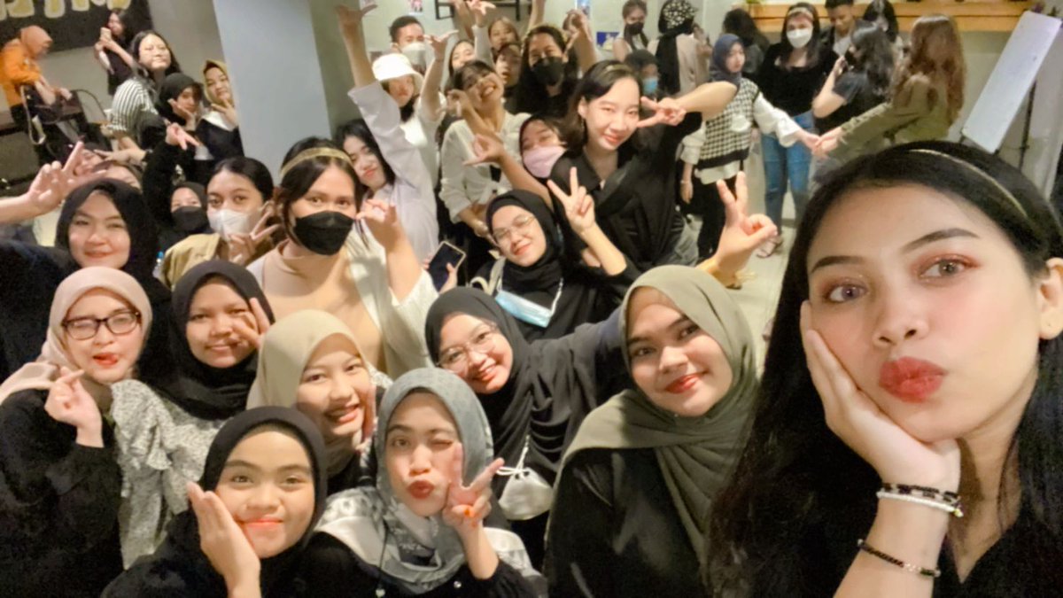 RAME BGT 💕💕💕💕💕💕💕💕

<a href="/Theboyzevent/">Buka Bersama Sunwoo dan New</a> X <a href="/bloomdays_tbz/">NOBAR URBAN MYTHS 👻</a>

#THEBOYZ #SUNWOO #NEW #HAPPY_SUNNYU_DAY
#BLOOMDAYS_SUNNYU