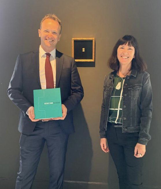 RealAntSimpson1's tweet photo. A pleasure to meet the fantastic #GillGatfield and to experience her companion pieces #Harmony and #NativeTongueXR in the #PersonalStructures #Reflections exhibition at #BiennaleArte2022. A profound, innovative & fun work! @la_Biennale @NZatVenice @centre_european https://t.co/rO0upTfh8z