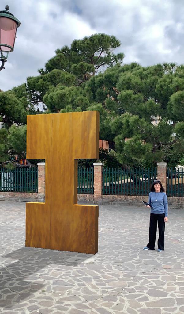RealAntSimpson1's tweet photo. A pleasure to meet the fantastic #GillGatfield and to experience her companion pieces #Harmony and #NativeTongueXR in the #PersonalStructures #Reflections exhibition at #BiennaleArte2022. A profound, innovative & fun work! @la_Biennale @NZatVenice @centre_european https://t.co/rO0upTfh8z