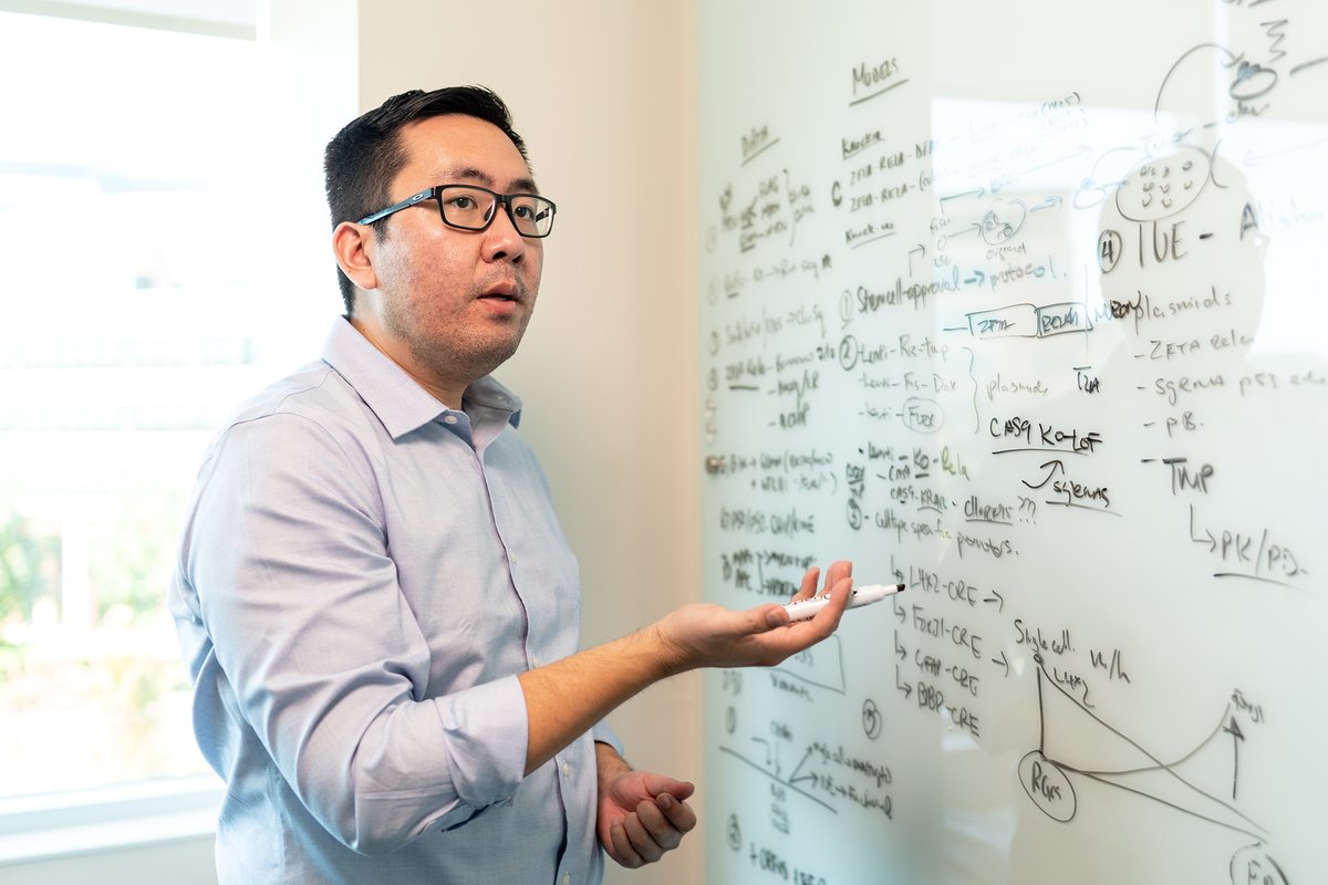 StJudeResearch's tweet photo. The basic and translational research lab of Dr. Stephen Mack is digging into the metabolic and epigenetic programs in cancer to find ways to treat brain tumors. https://t.co/i21QPvvx79 #DIPG @emacalate https://t.co/X9PPJyBz7Y
