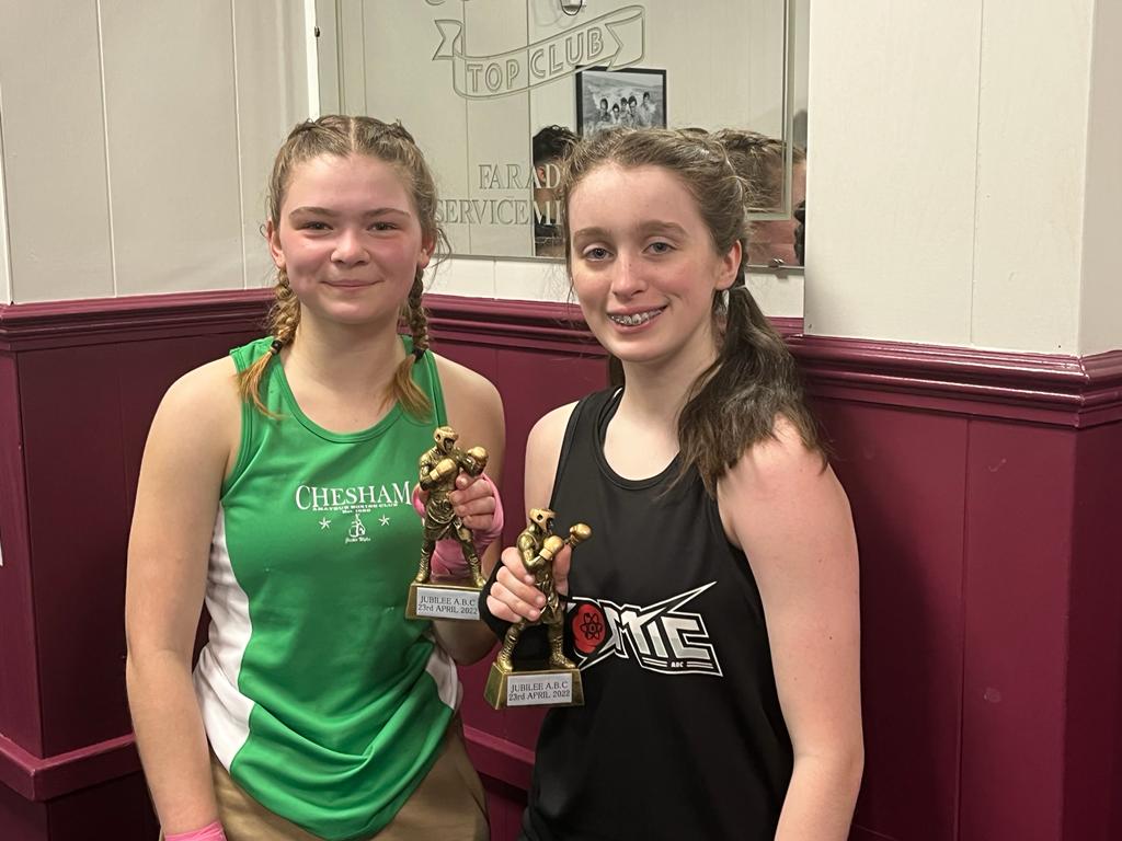 atomicabcboxing's tweet photo. ATOMIC ABC out again today with Molly for her 2nd skills, she listened, responded and boxed well against a good opponent from @cheshamyouthabc
Thank you @jubilee_abc for having us
π₯π₯π₯
@atomicboxingclub
#atomicboxingclub
#noyourworth
#Farnham https://t.co/DmxEaDjetd